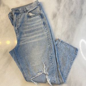 Women’s American Eagle Mom Jean size 16 short